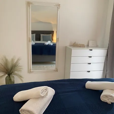 La Casa -family House Villa