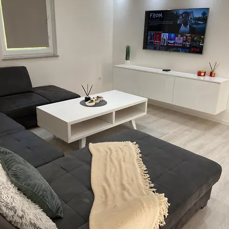 La Casa -family House Villa *