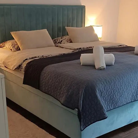 La Casa -family House