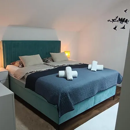 La Casa -family House Villa *