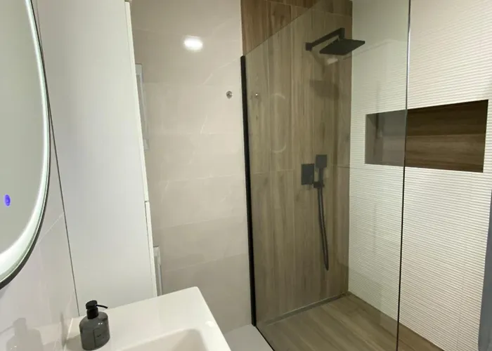 La Casa -family House Villa *