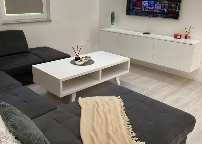 La Casa -family House Villa *