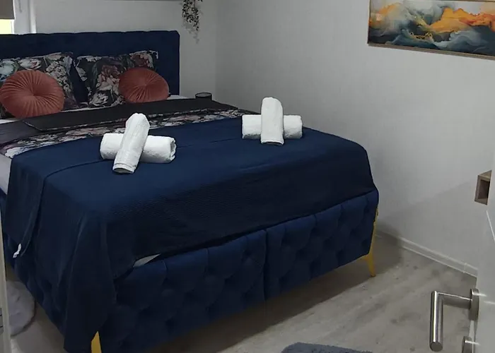 La Casa -family House